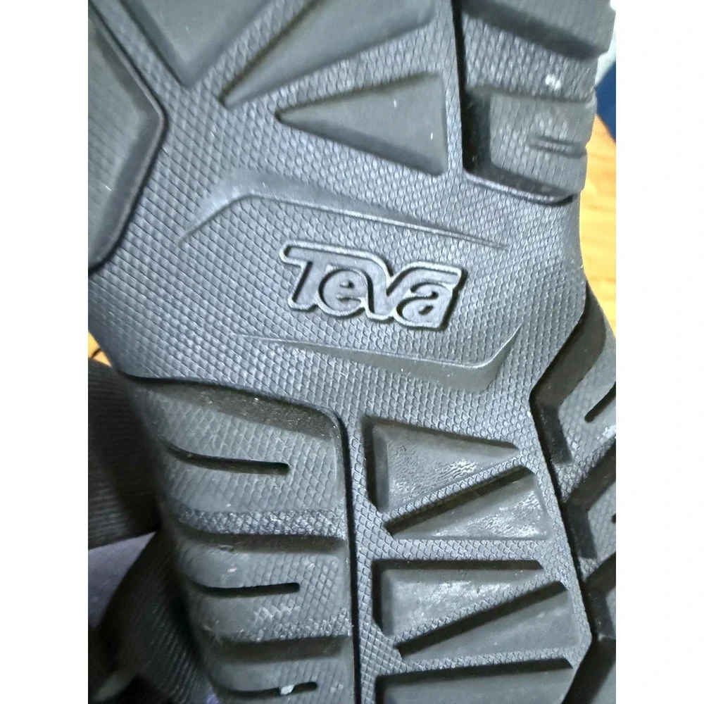 Teva hurricane black sandals athletic outdoor Gorpcore